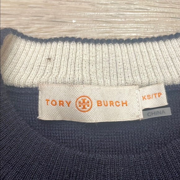 Tory Burch Black Fitted Blouse with Crew Neck and Bell Sleeves - Picture 2 of 9